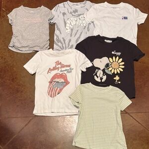 Abercrombie Kids Bundle of Graphic Tees Size 7/8 Great condition.